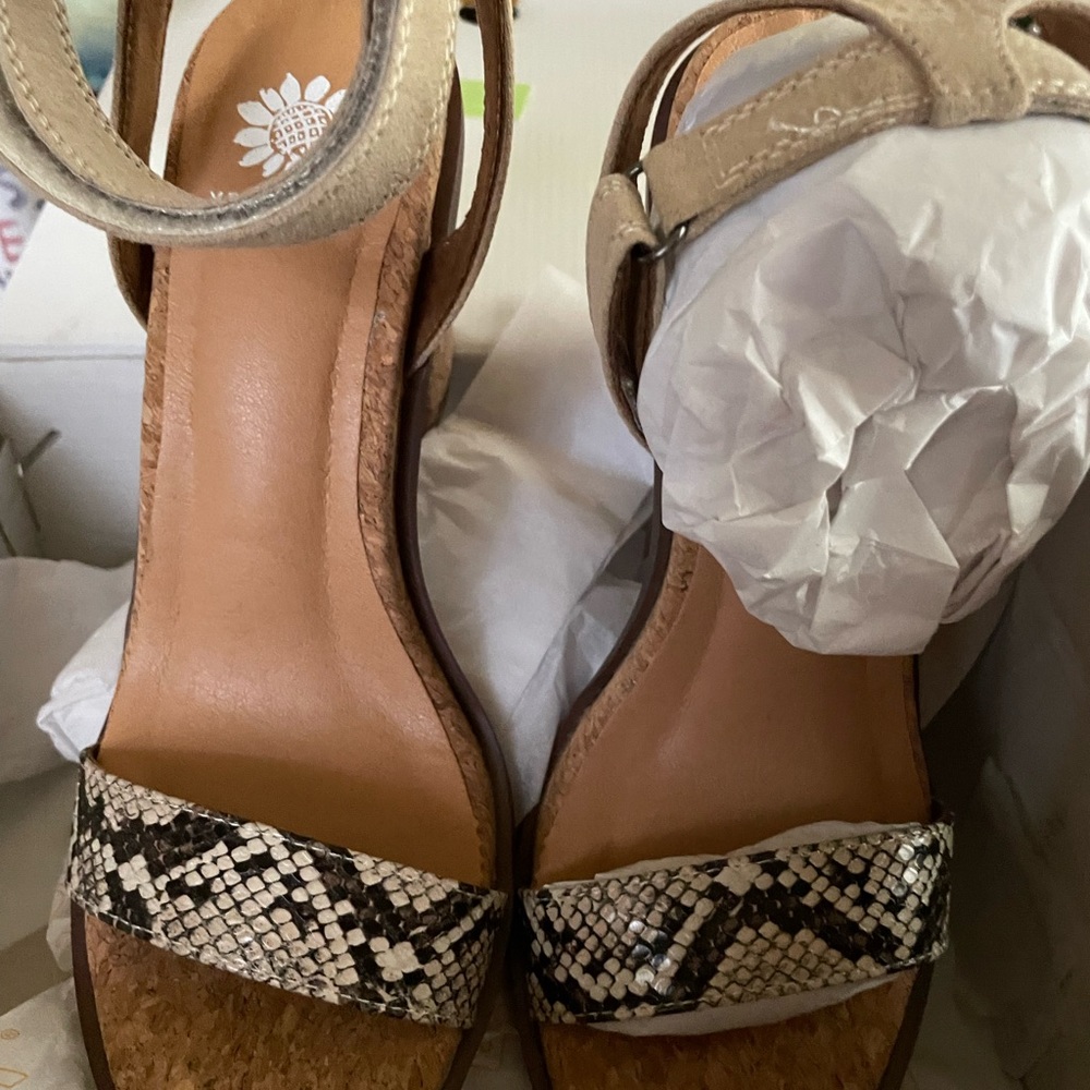 NIB Yellowbox heels